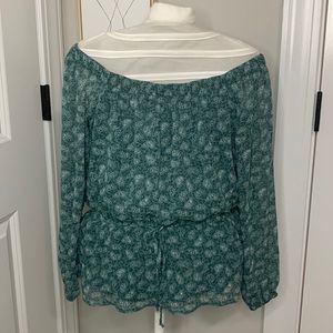 Abercrombie and Fitch Shoulder band top.